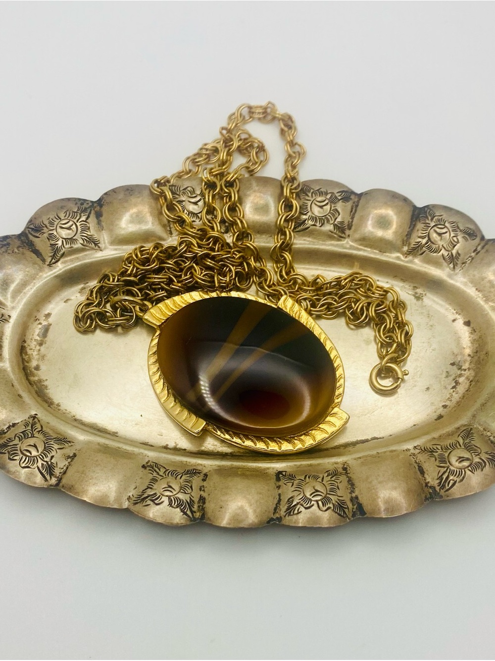 Sarah Coventry "Carameltone" Faux Tiger's Eye Pendant Necklace